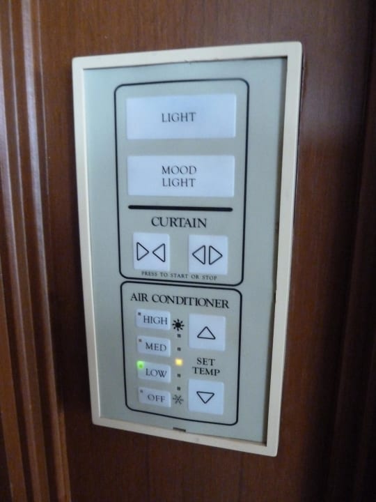 Elektronischer Panel Hotel The Peninsula Bangkok