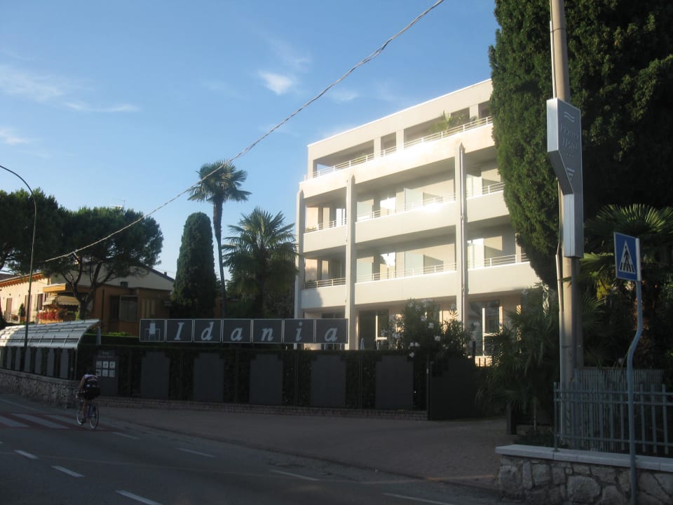Vor dem Hotel Hotel Idania