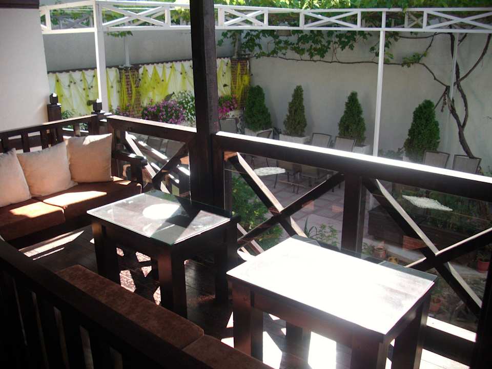 TeRrasse Guesthouse Bujtina Leon