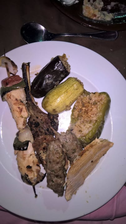 Von dem Grill in dem Quick Pick Bar Emerald Resort & Aqua Park