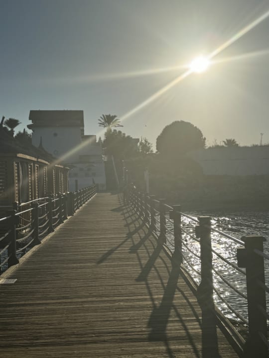 Strand Salamis Bay Conti Resort Hotel & Casino