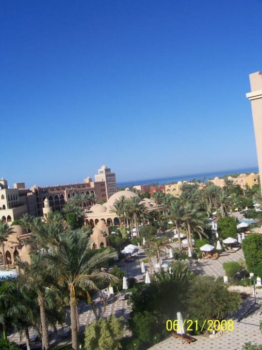 Blick über die Dachterrasse zum Meer Makadi Palace