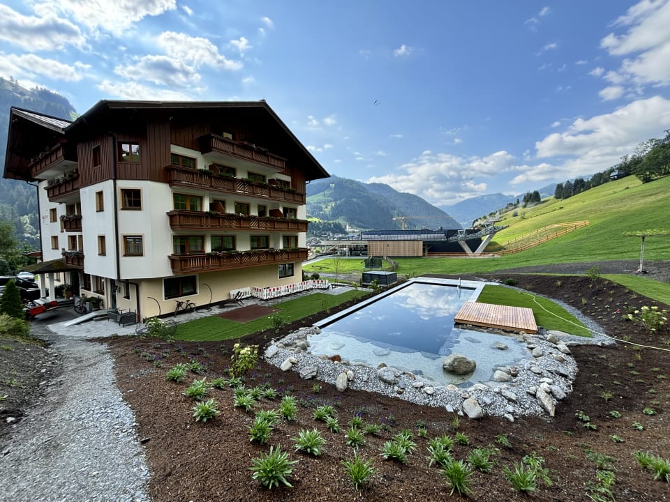 Pool Hotel Roslehen