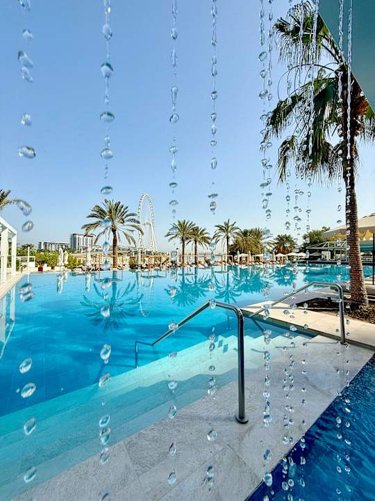 Pool DoubleTree by Hilton Dubai - Jumeirah Beach