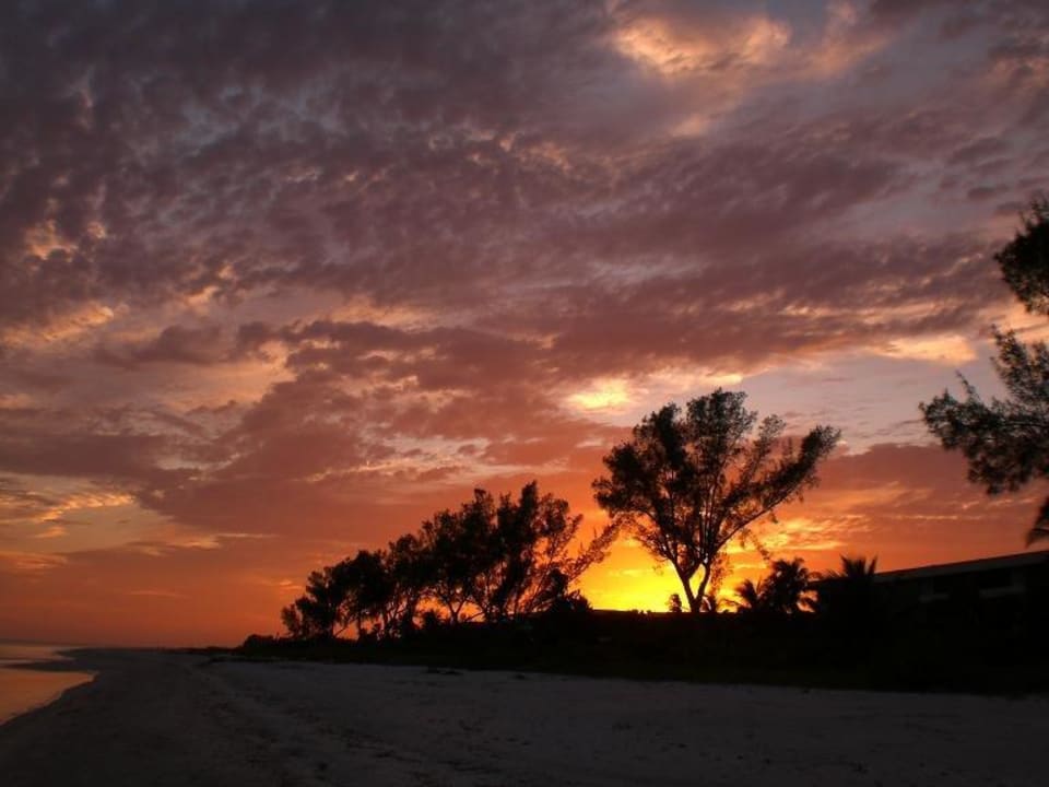 Sonnenuntergang Sundial Beach & Golf Resort