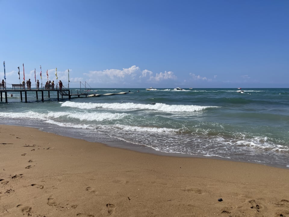 Strand Kamelya Aishen Club