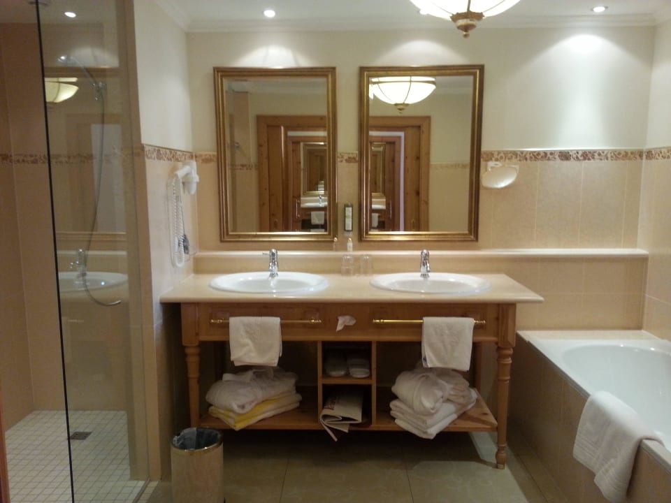 Badezimmer im Haupthaus Wohlfühlresort Peternhof