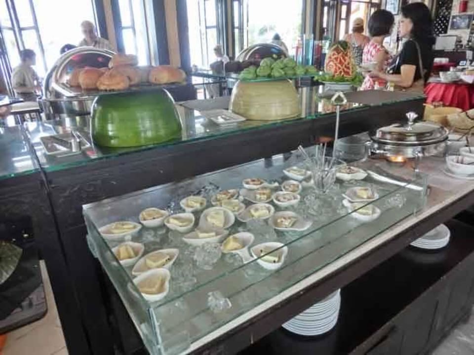Ein Teil des Büffets Hotel Vinh Hung Riverside Resort & Spa