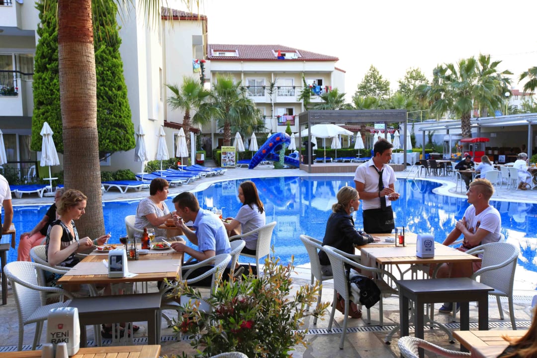Main restaurant By pool Sun City Apartments