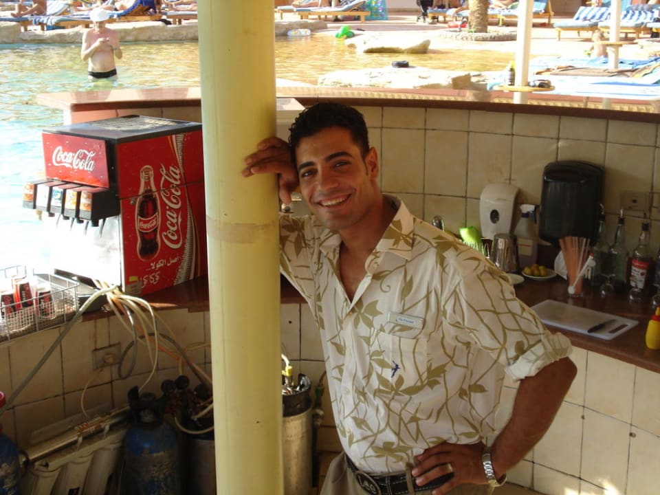 Ali der beste und netteste Barkeaper  Pickalbatros Alf Leila Wa Leila Resort - Neverland Hurghada