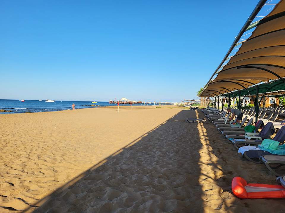 Strand Bella Resort & Spa
