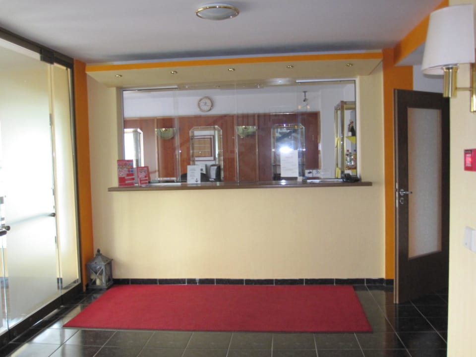 Rezeption Hotel B1 Alt-Kaulsdorf