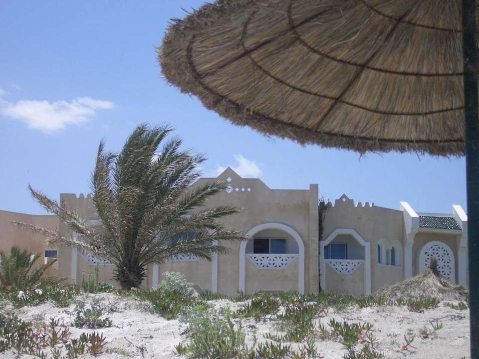 Blick auf unser Hotel (vom Strand) Mahdia Beach & Aquapark