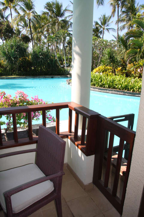 Poolzugang über Balkon The Laguna A Luxury Collection Resort & Spa