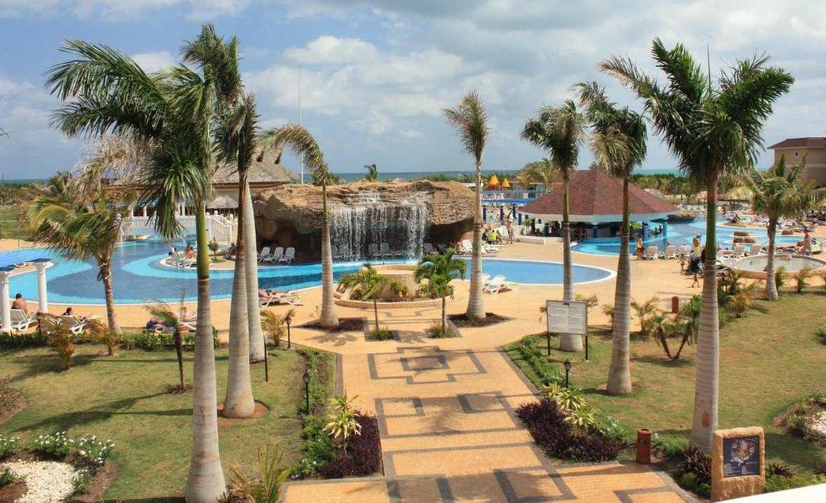 Blick über die Hotelanlage Iberostar Origin Laguna Azul