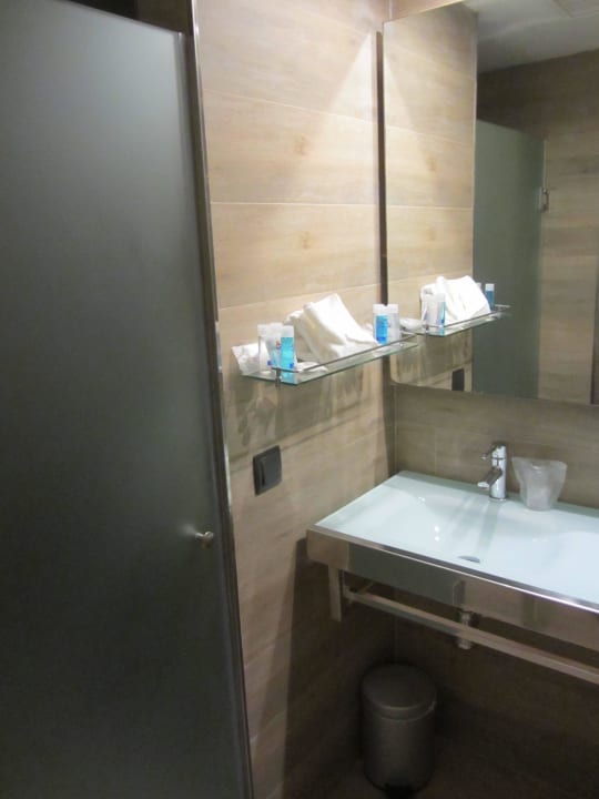 Bad Eltern mit Dusche links Mar Hotels Playa de Muro Suites