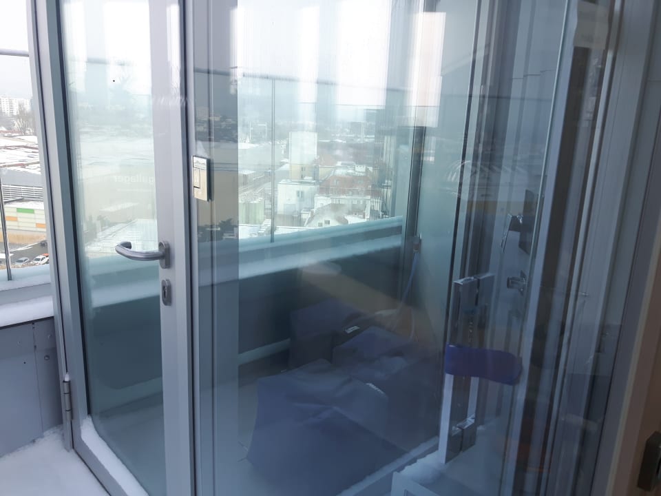 Eingang zum Dampfbad vom Frühstücksraum aus gesehen aquaTurm Hotel