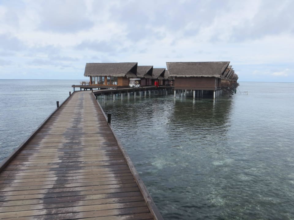 Vom Steg Richting OceanVillas Adaaran Select Hudhuran Fushi - Premium All Inclusive