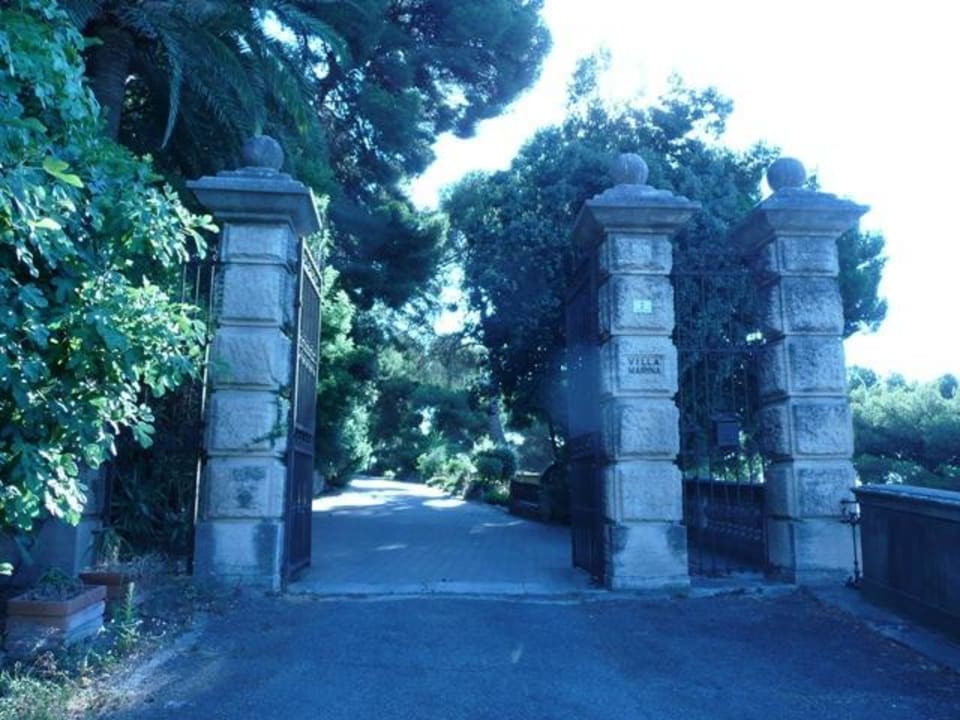 Zufahrt Villa Marina Residence