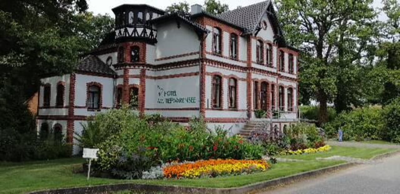 Außenansicht Hotel Am Tiefwarensee