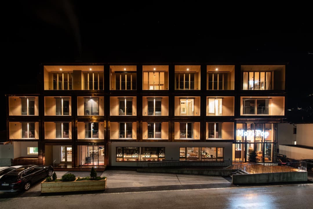 Außenansicht Mari Pop Hotel