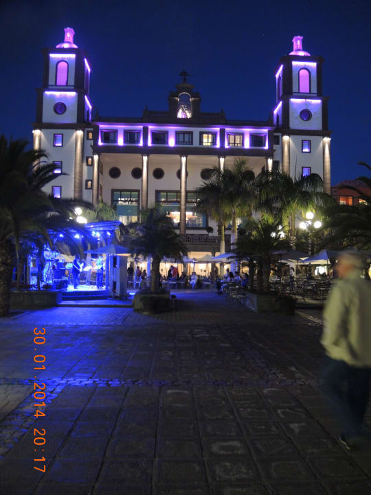 Hotel im Abendlicht Lopesan Villa del Conde Resort & Thalasso