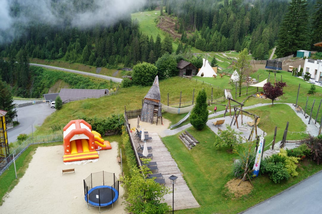 Aussenspielplatz Baby- & Kinderhotel Laurentius