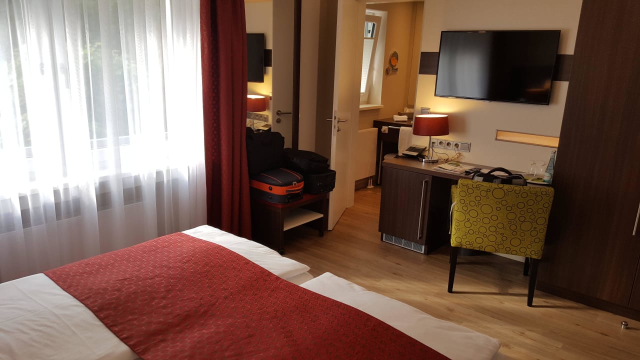 Ansichten und Details vom Zimmer Hotel Thalhauser Mühle