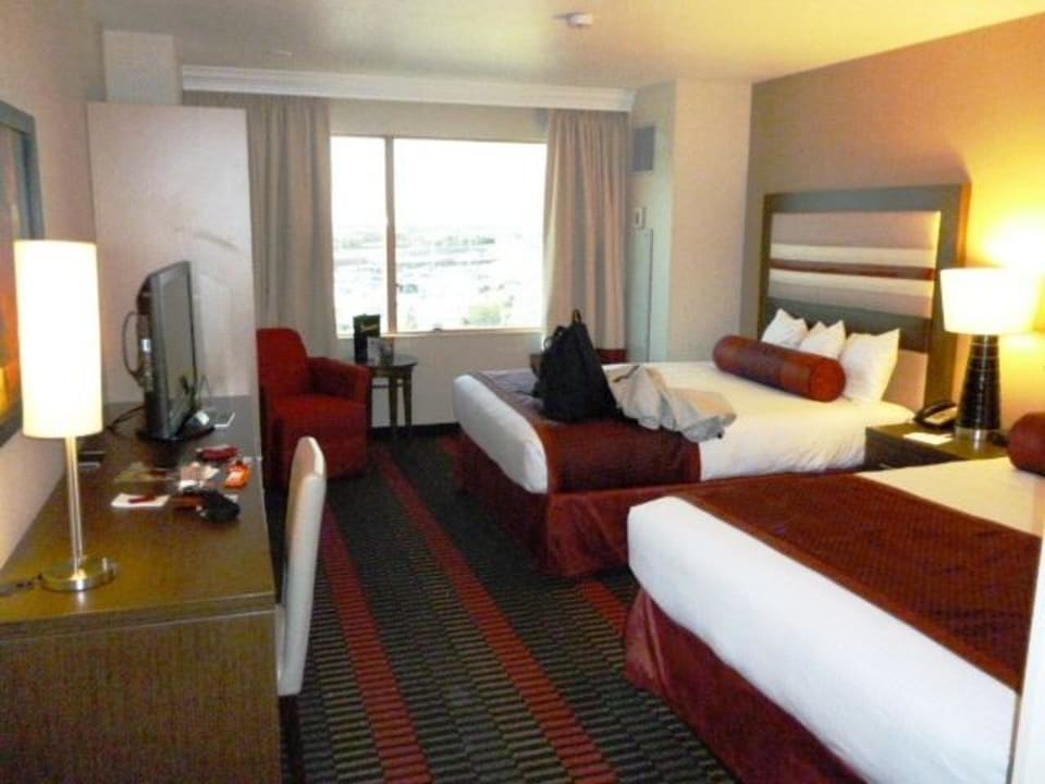 Modernes sauberes Zimmer ohne Kühlschrank The STRAT Hotel, Casino and SkyPod