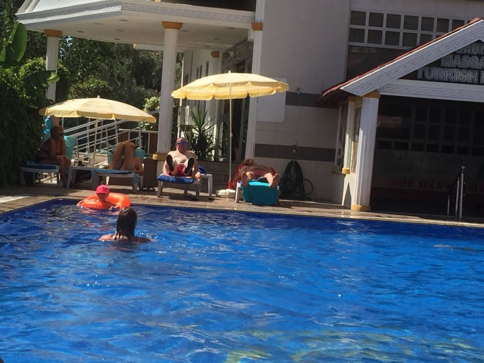 Kleiner Pool Arsi Hotel