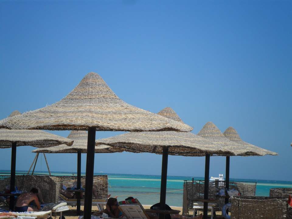 Пляжные зонтики Le Jardin Aqua Park Resort