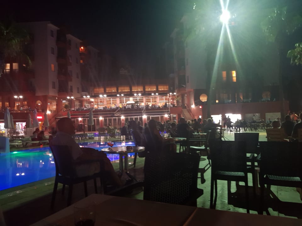 Außenansicht Royal Atlantis Beach Hotel