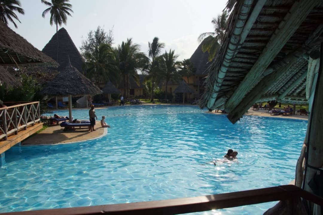 Strandbar Neptune Pwani Beach Resort & Spa