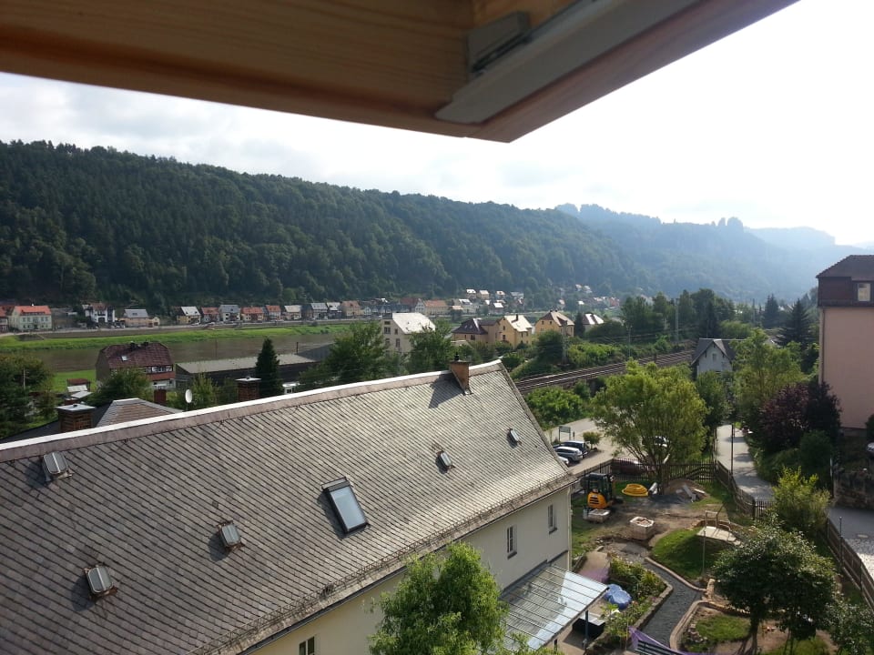 Elbeblick flussaufwärts Hotel Erbgericht