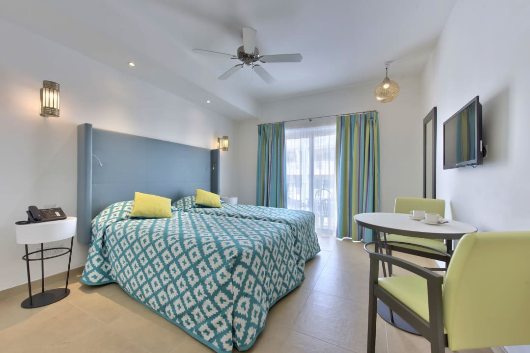 Standard Twin / Double Room db San Antonio Hotel + Spa