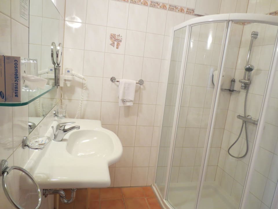 Bad im Doppelzimmer zur Einzelnutzung! Brennerei- und Wellnesshotel Lagler