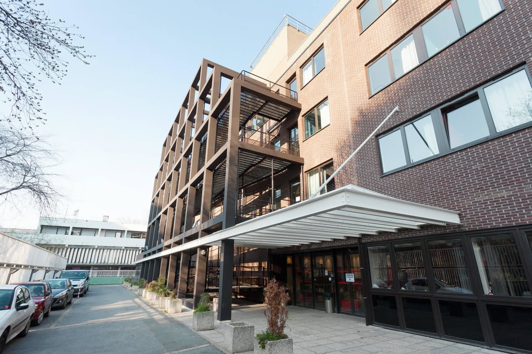 Façade coté départ Résidence International de Paris