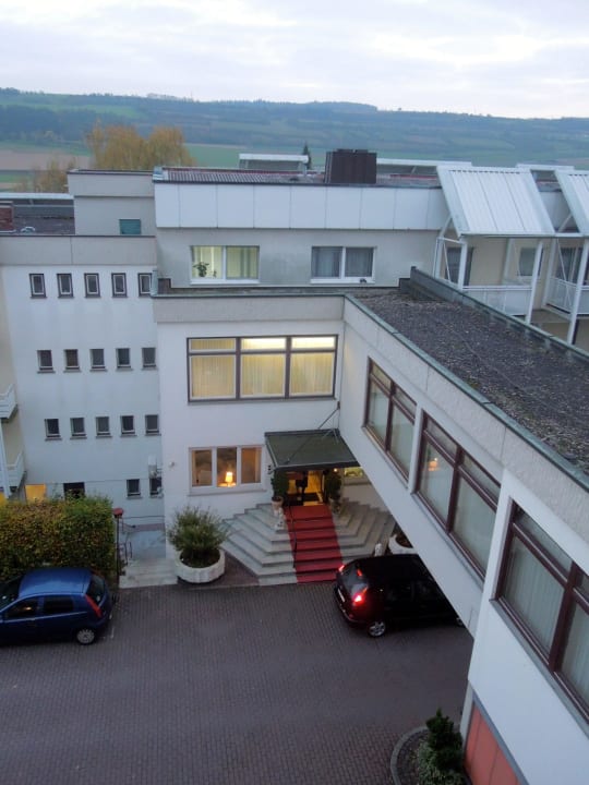 Blick auf Eingang Vitalhotel König am Park