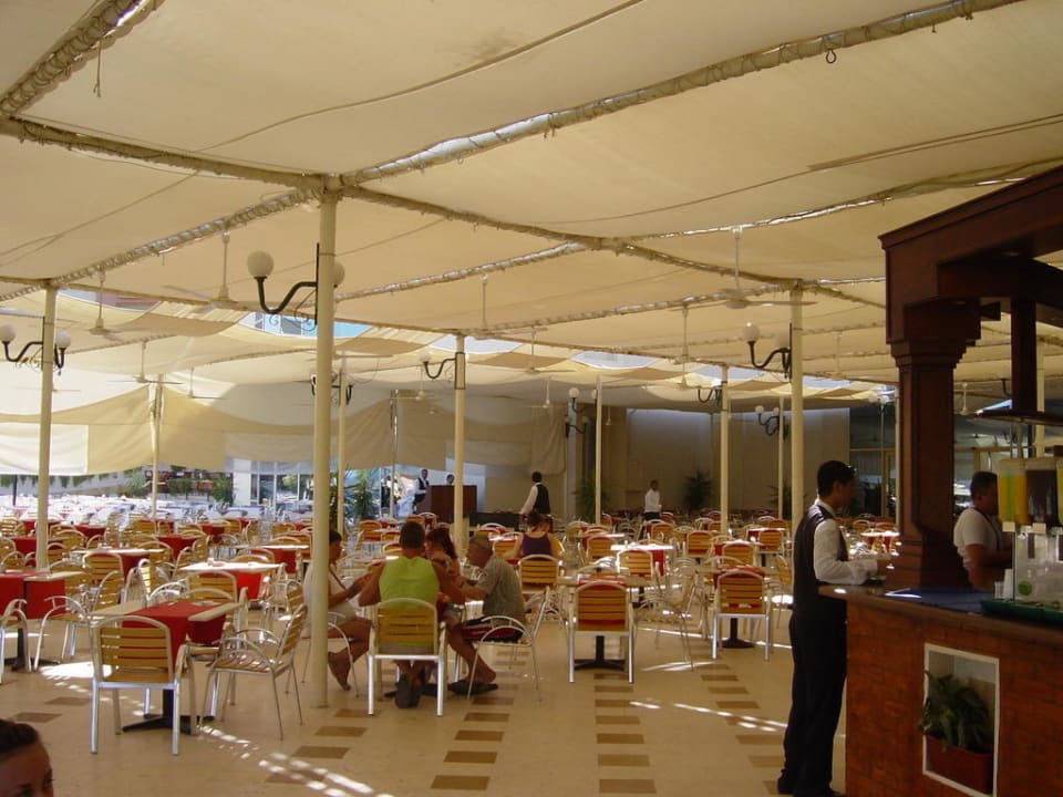 Außenbereich des Hauptrestaurant Serenity Alpha Beach