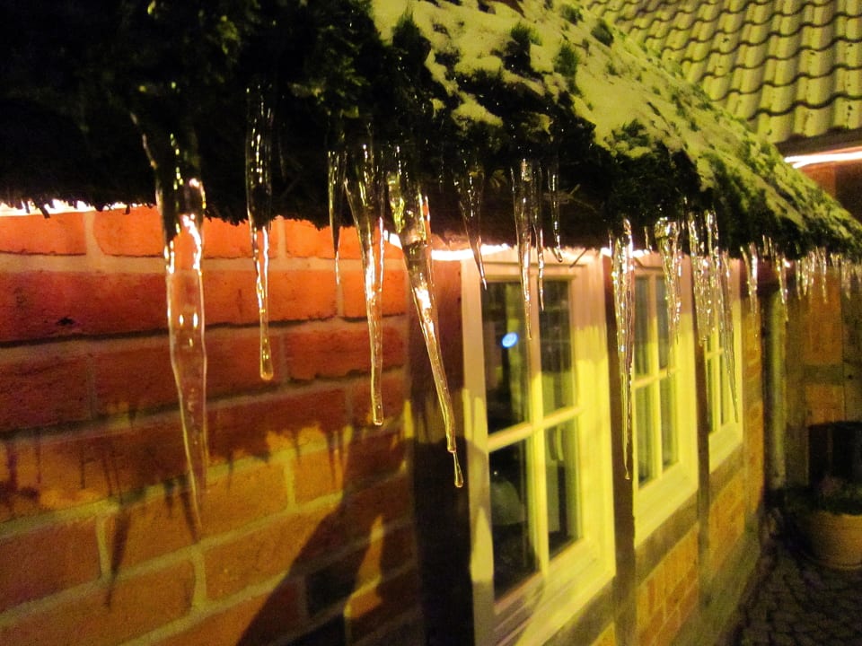 Restaurant und Eingang. Hotel Dreimädelhaus