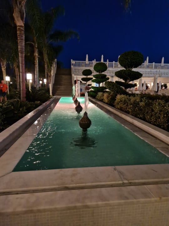 Außenansicht Royal Taj Mahal Hotel