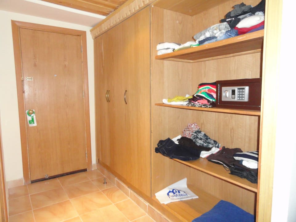 Der Schrank mit Safe Pickalbatros Alf Leila Wa Leila Resort - Neverland Hurghada
