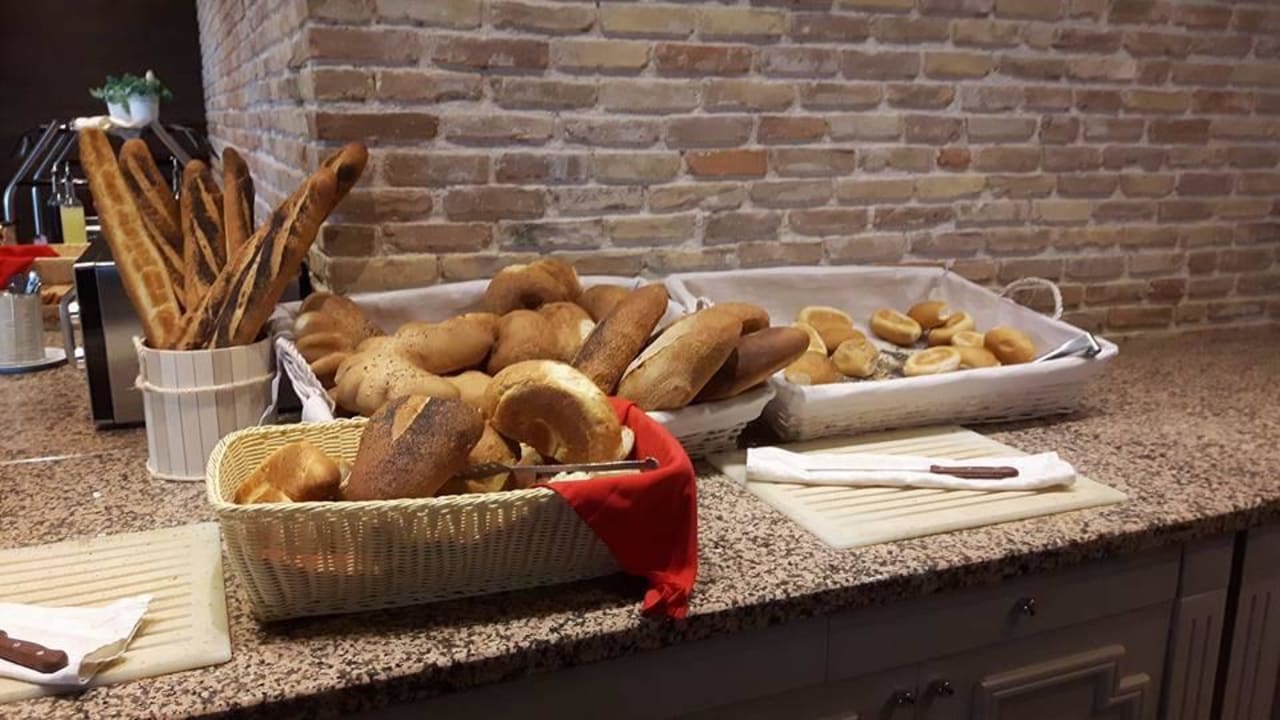 Frühstück alltoura Club Hotel Porto Angeli Beach Resort