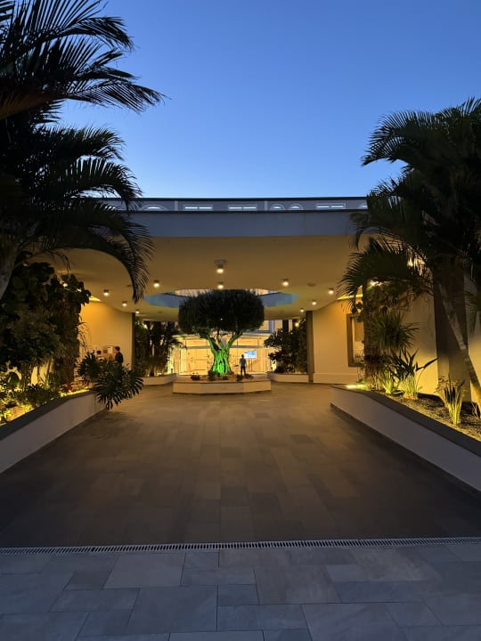 Außenansicht Royal Palm Resort & Spa - Adults only