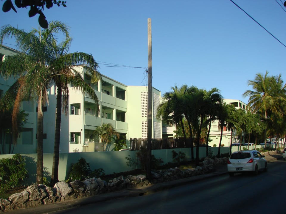 Hotel  Coconut Court Beach Hotel