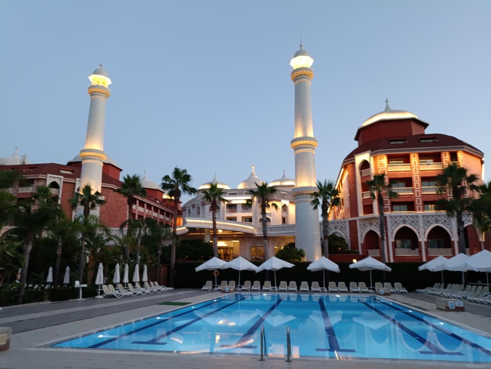 Pool Royal Taj Mahal Hotel