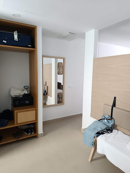 Zimmer HL Miraflor Suites Hotel