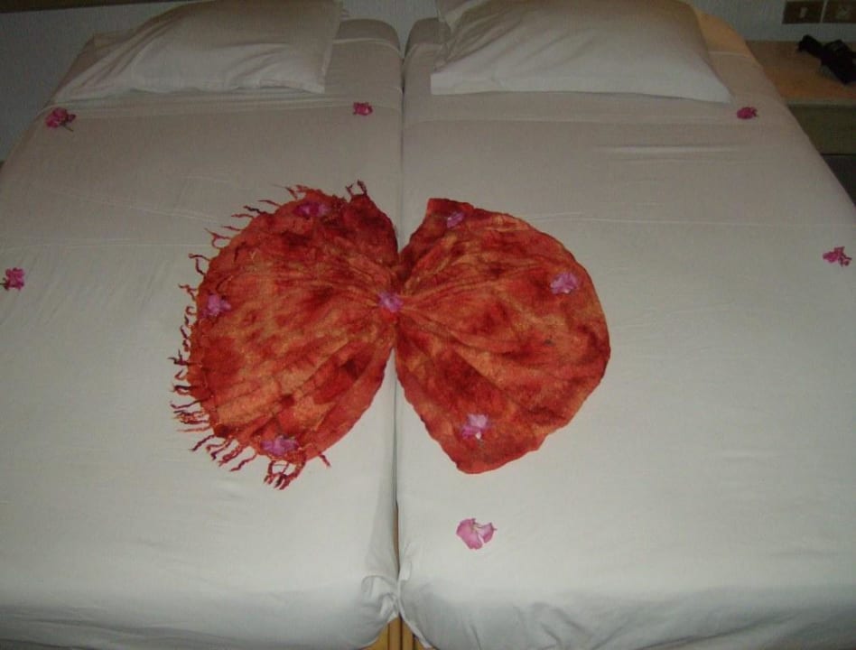 geschmücktes Bett Calimera Yati Beach