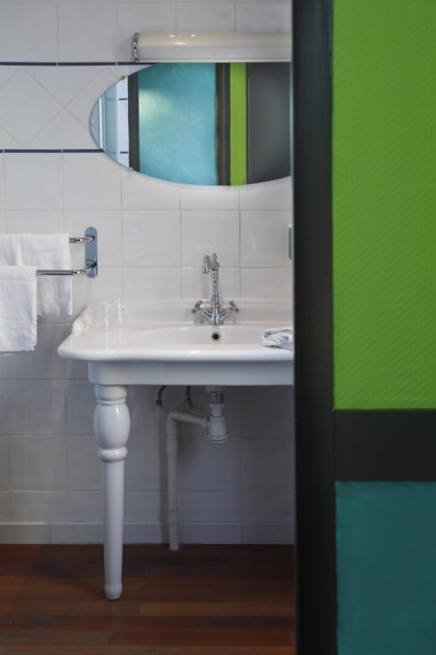 Bad Adonis Marseille Vieux Port Hotel