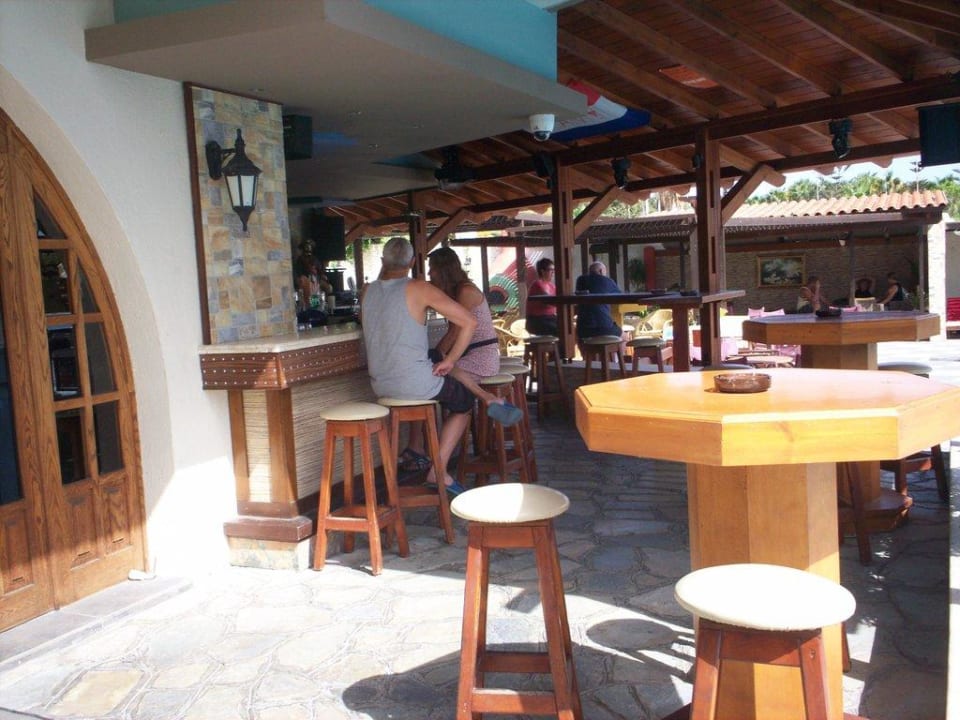 An der Bar Gaia Garden Hotel